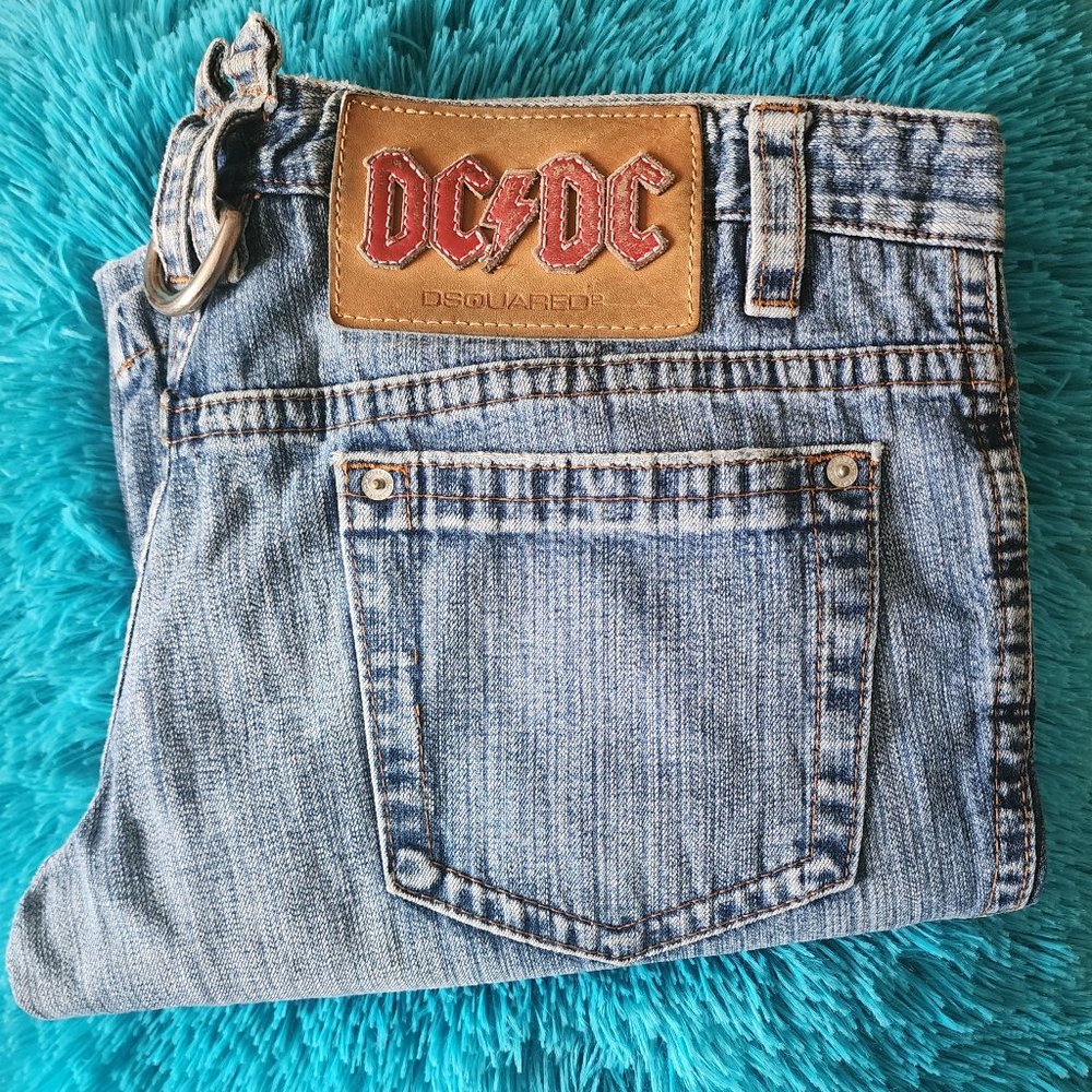 DSQUARED2 - AUTHENTIC D2 DISTRESSED BUTTON-FLY JEANS